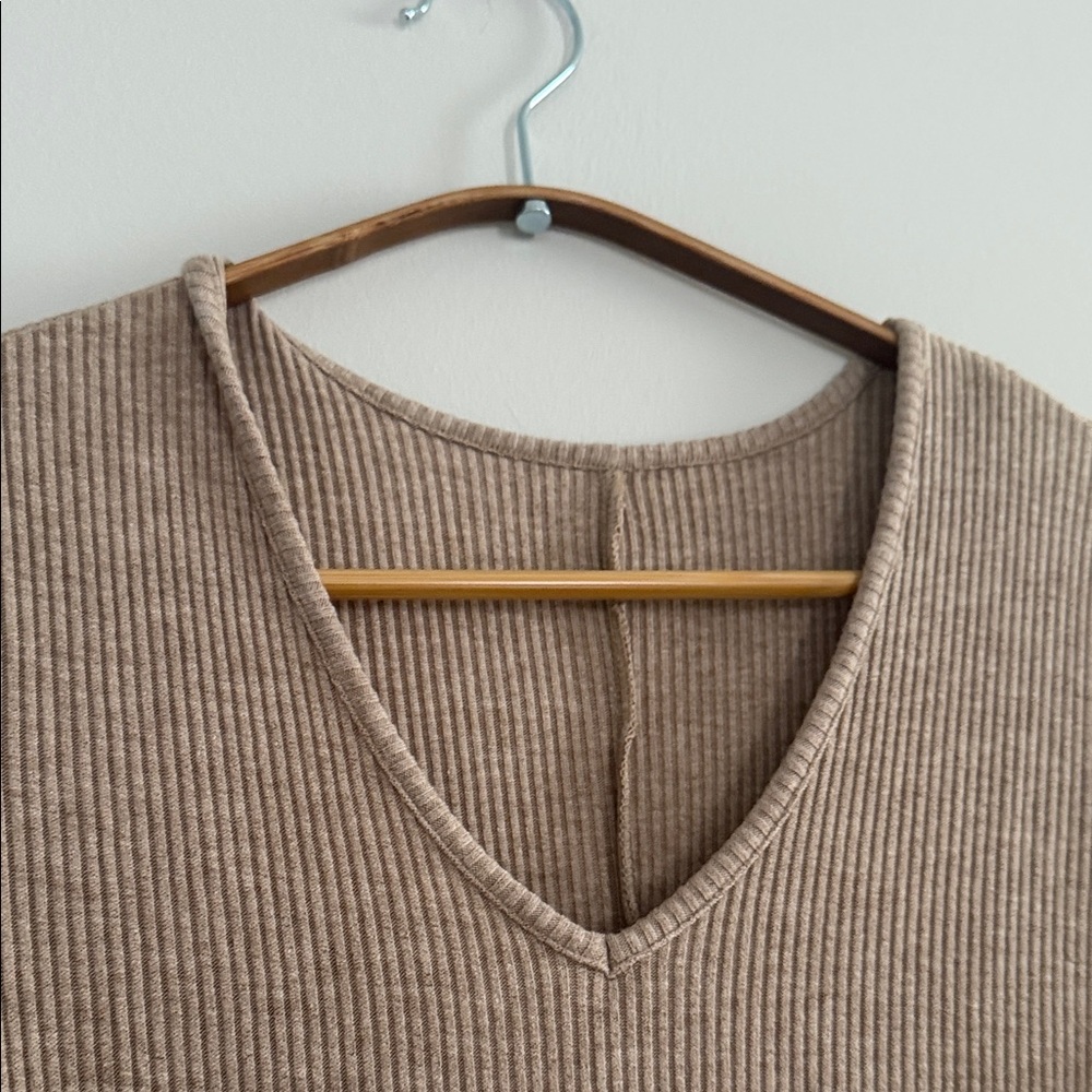 Quiet Luxury Tan Long Sleeve Knit Maxi Dress - Picture 7 of 10